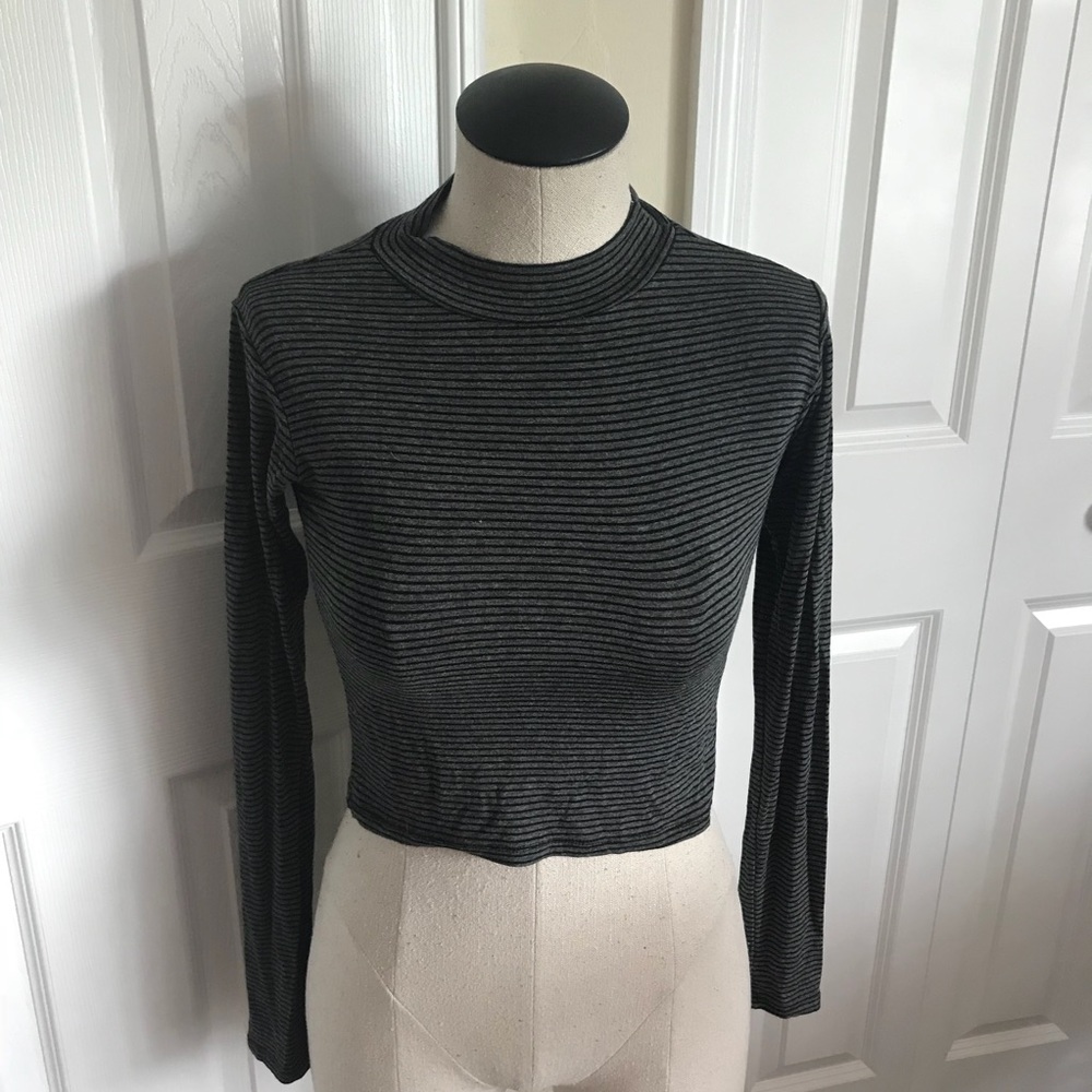 Crop long sleeve striped top